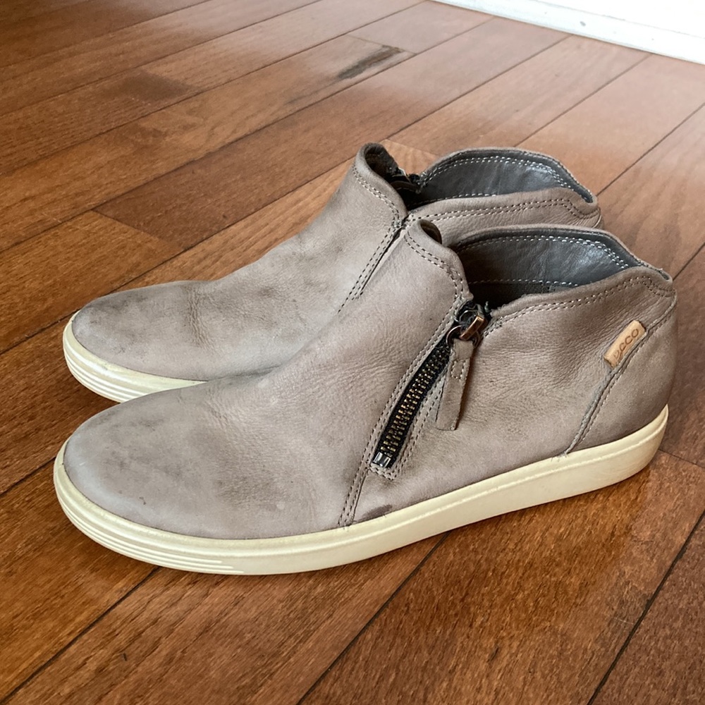 Ecco Soft 7 Nubuck Leather Low Side Zip Bootie Sneaker- 8